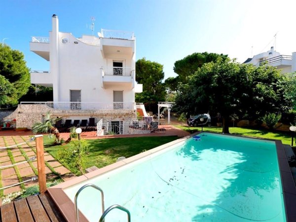 casa indipendente in vendita a Bari in zona Torre a Mare