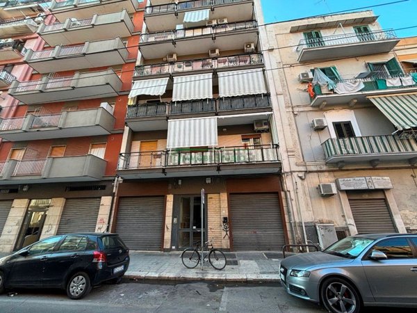 locale commerciale in vendita a Bari in zona Libertà