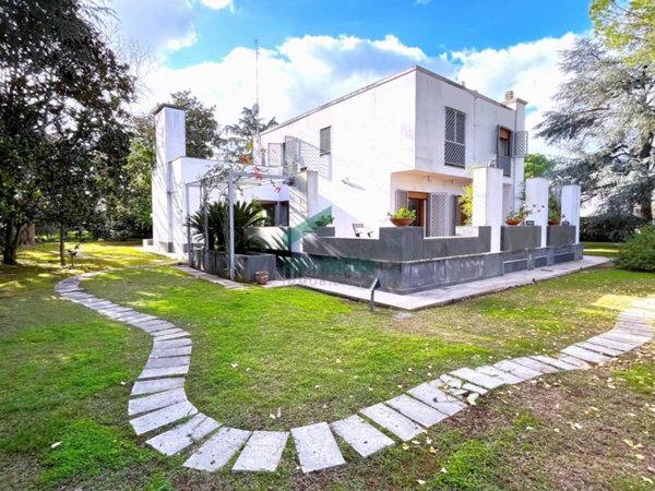 casa indipendente in vendita a Bari in zona Carbonara