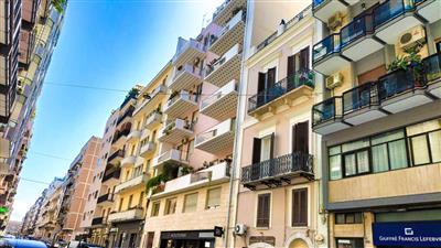 ufficio in vendita a Bari in zona Murat