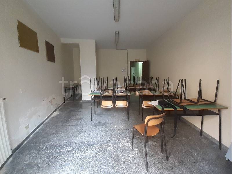ufficio in vendita a Bari in zona Carrassi