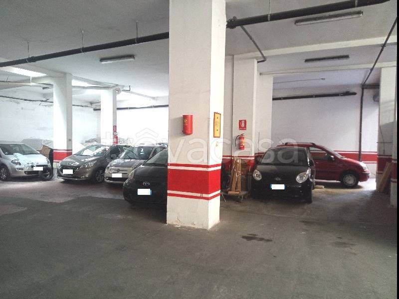ufficio in vendita a Bari in zona Carrassi
