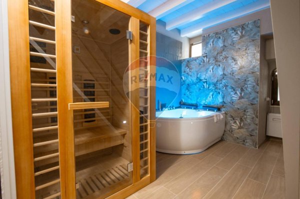 casa indipendente in vendita a Bari in zona Città Vecchia