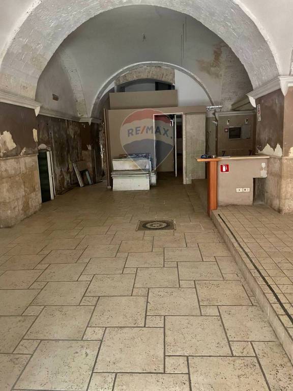 negozio in vendita a Bari in zona Murat