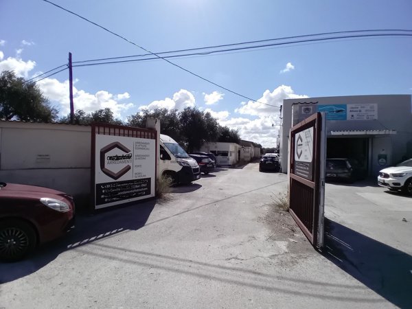capannone in vendita a Bari in zona Picone