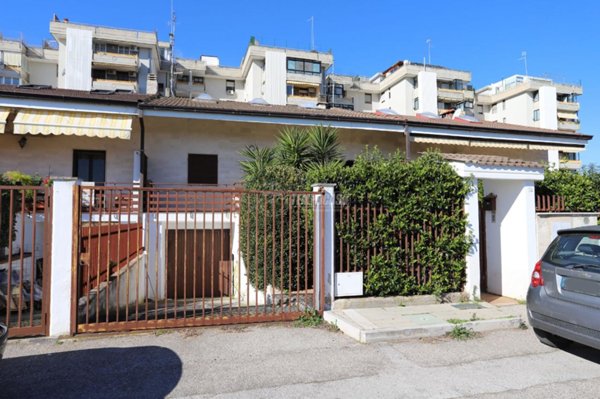 casa indipendente in vendita a Bari in zona Loseto
