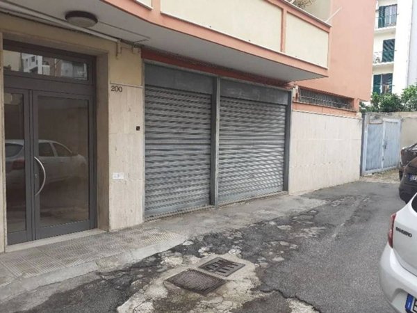 negozio in vendita a Bari in zona Carrassi