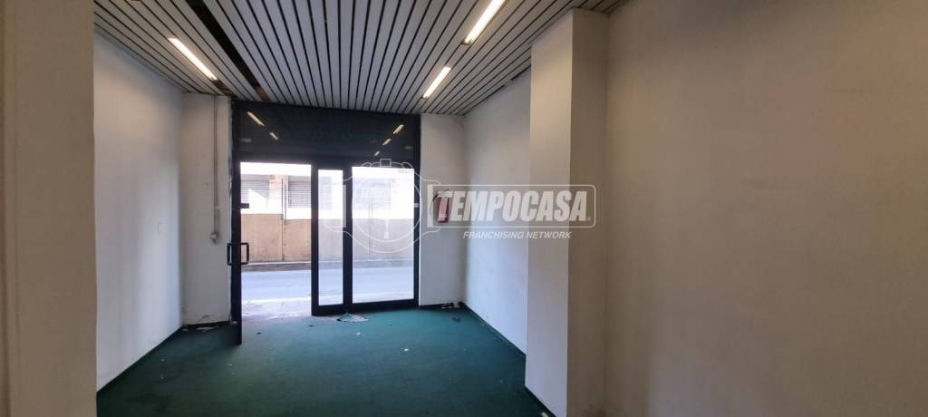 locale commerciale in vendita a Bari in zona Libertà