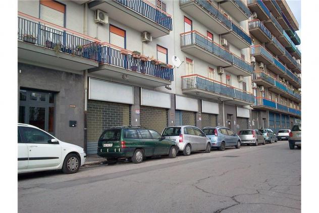 negozio in vendita a Bari in zona San Girolamo