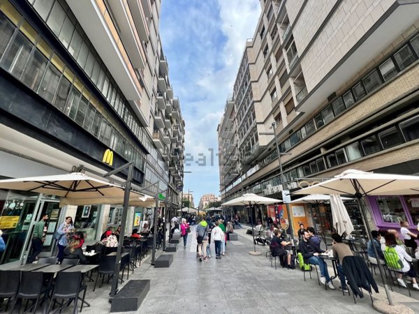 locale commerciale in vendita a Bari in zona Murat
