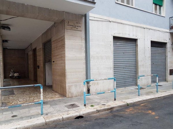 negozio in vendita a Bari in zona San Pasquale