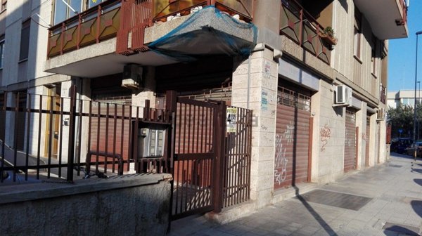 locale commerciale in vendita a Bari in zona Picone