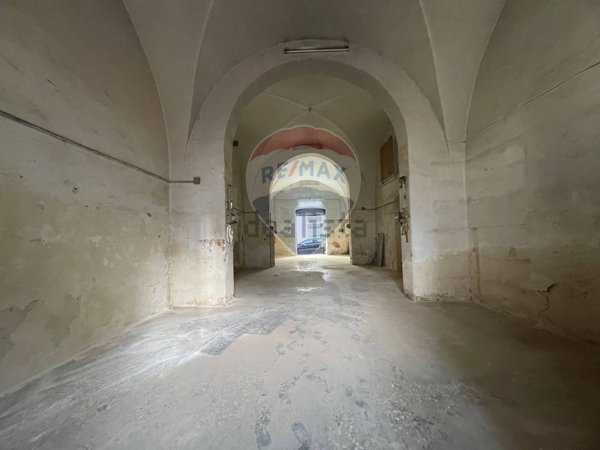 locale commerciale in vendita a Bari in zona San Pasquale