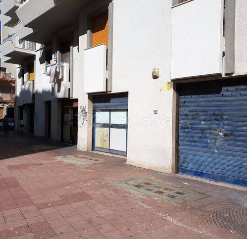 negozio in vendita a Bari in zona Libertà