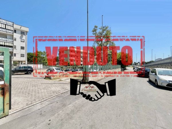locale commerciale in vendita a Bari in zona Fesca