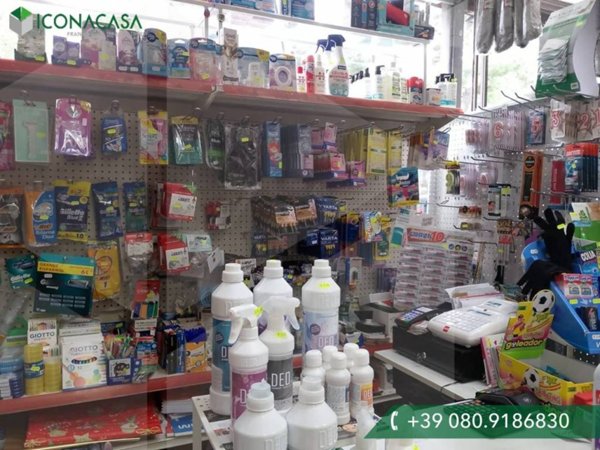 negozio in vendita a Bari in zona Poggiofranco
