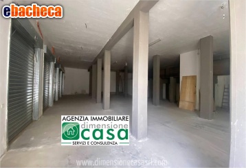 locale di sgombero in vendita a Bari