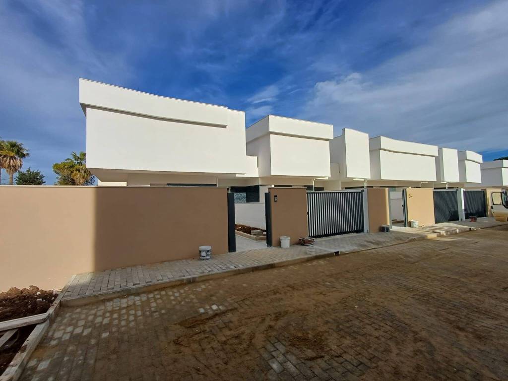 casa indipendente in vendita a Bari in zona Ceglie del Campo