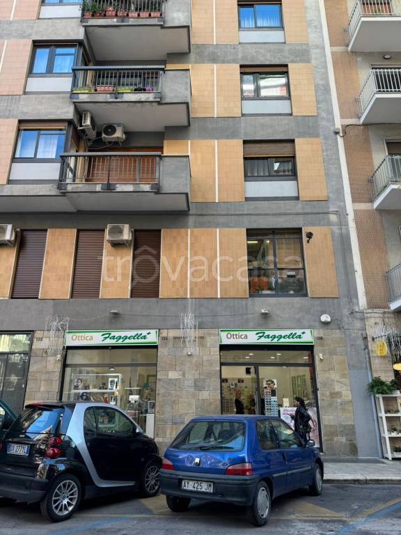 negozio in vendita a Bari in zona Murat