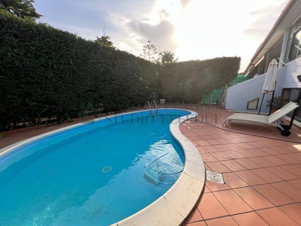 casa indipendente in vendita a Bari in zona Carbonara