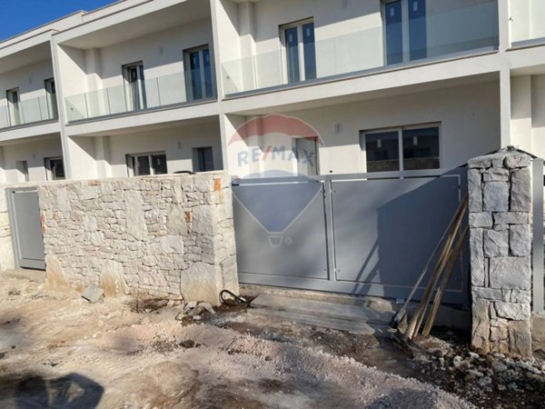 casa indipendente in vendita a Bari in zona Picone