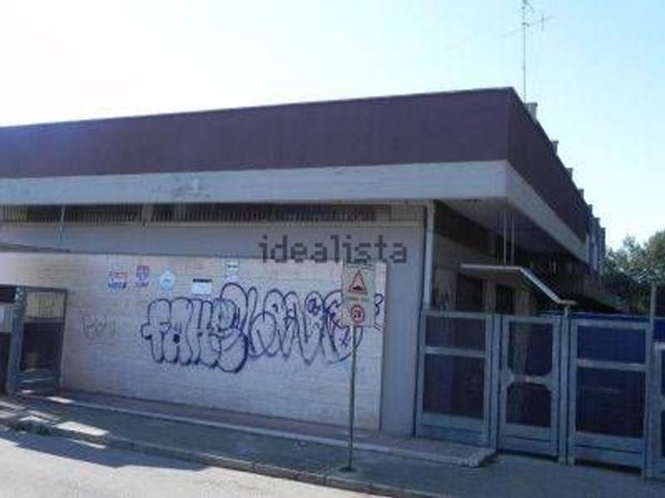 locale commerciale in vendita a Bari in zona Carbonara