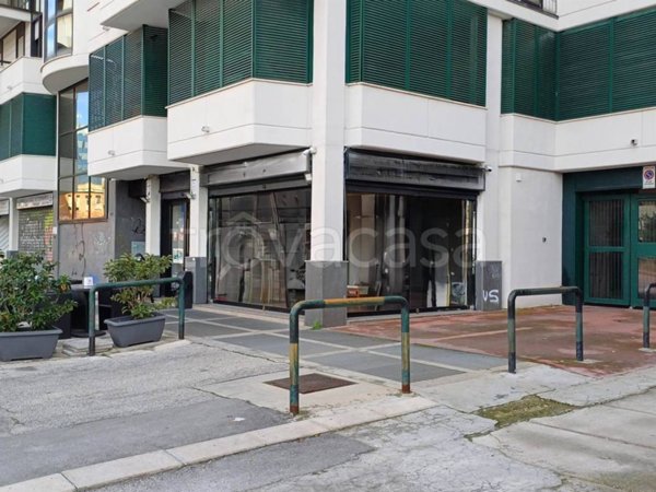 negozio in vendita a Bari in zona Carrassi