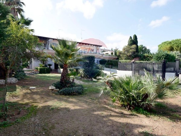 casa indipendente in vendita a Bari in zona Carbonara