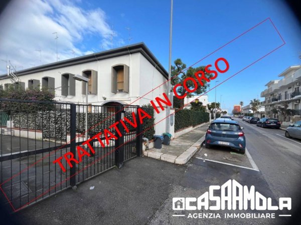 casa indipendente in vendita a Bari in zona Torre a Mare