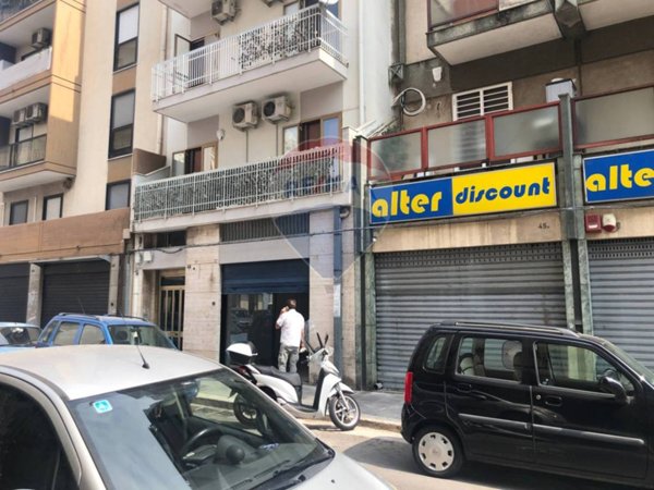 negozio in vendita a Bari in zona Libertà