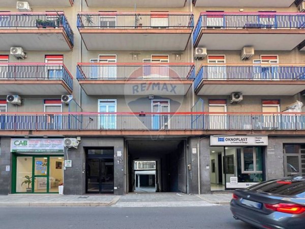 locale commerciale in vendita a Bari in zona Libertà