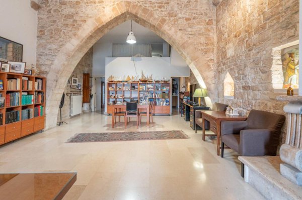 casa indipendente in vendita a Bari in zona Città Vecchia
