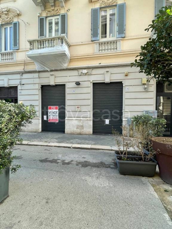 negozio in vendita a Bari in zona Murat