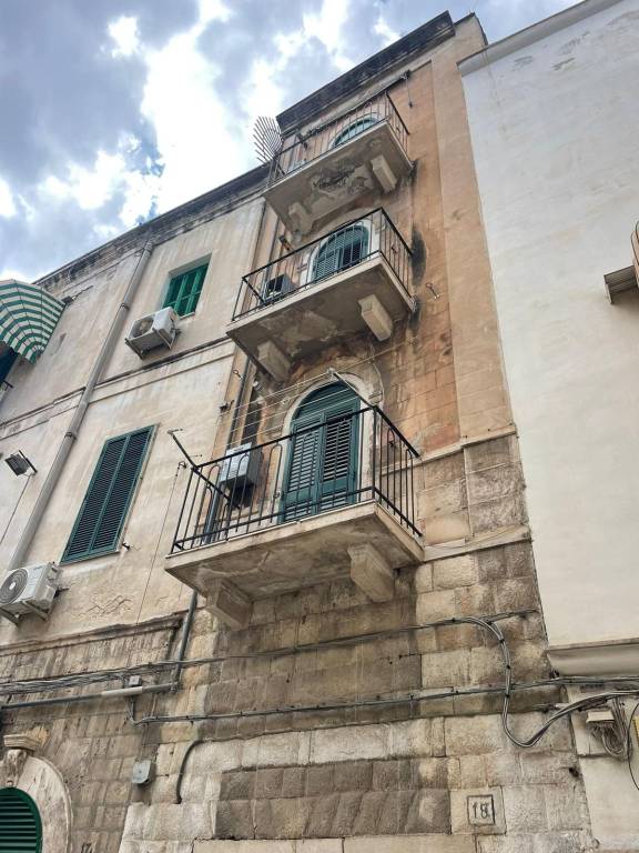 casa indipendente in vendita a Bari in zona Città Vecchia