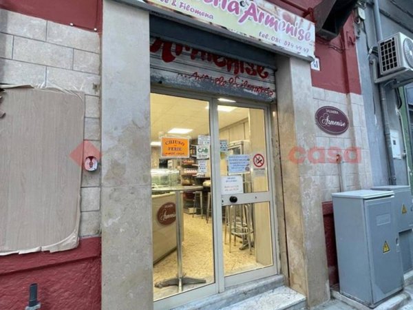 negozio in vendita a Bari in zona Libertà