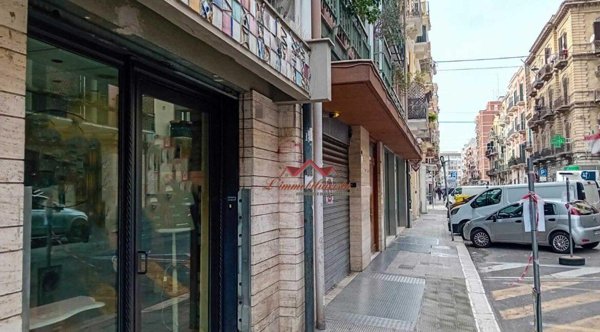 negozio in vendita a Bari in zona Murat