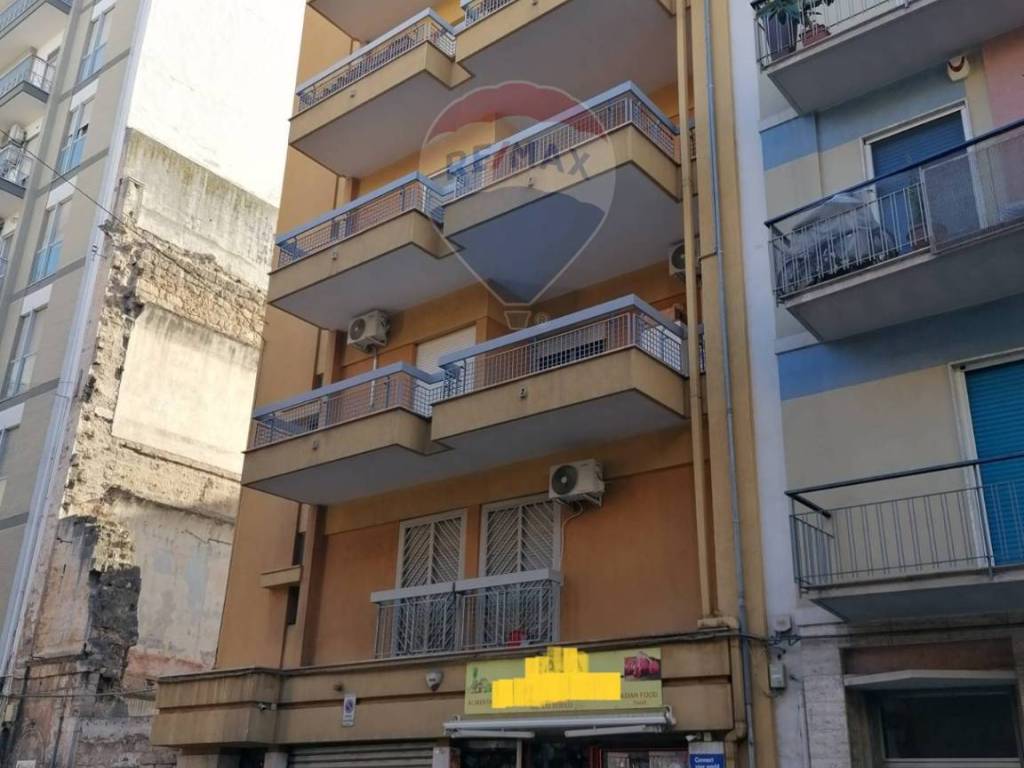 negozio in vendita a Bari in zona Murat