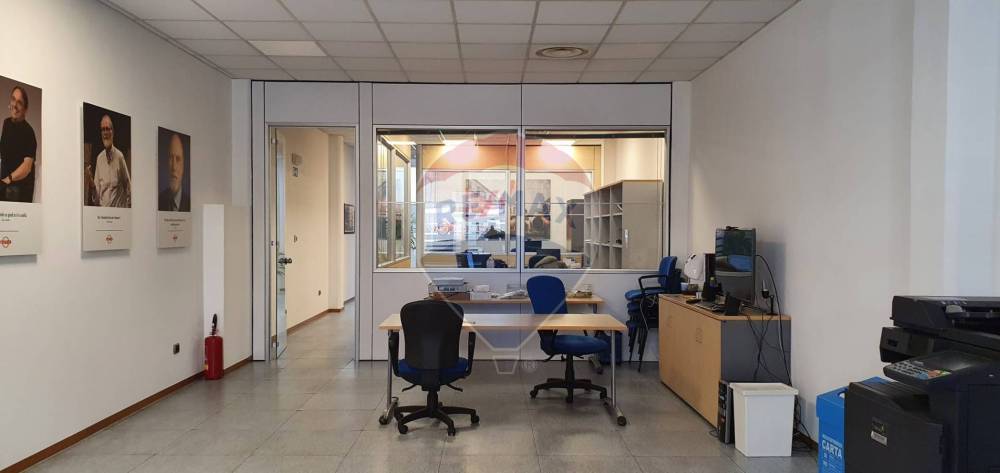ufficio in vendita a Bari in zona Murat