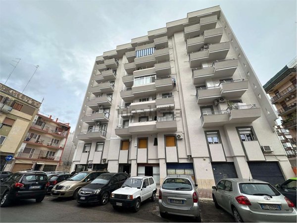 locale commerciale in vendita a Bari in zona Libertà