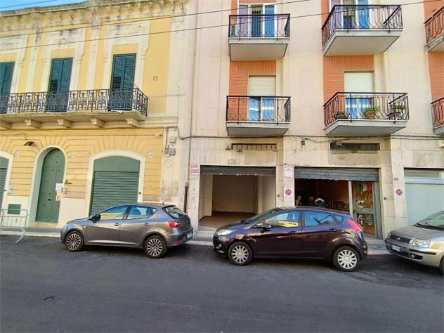 locale commerciale in vendita a Bari in zona Carbonara