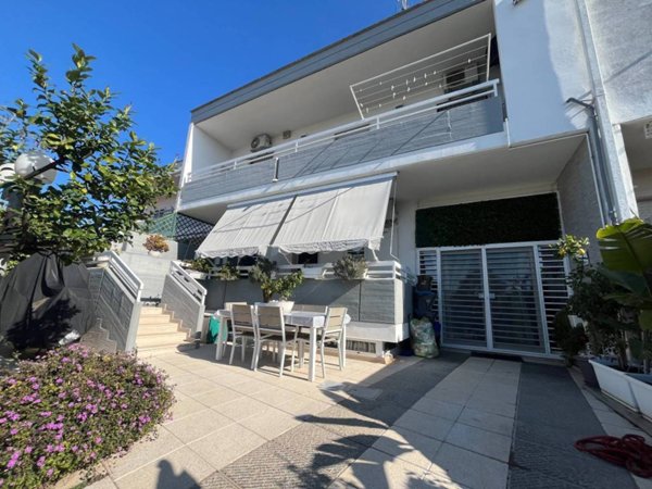 casa indipendente in vendita a Bari in zona Carbonara
