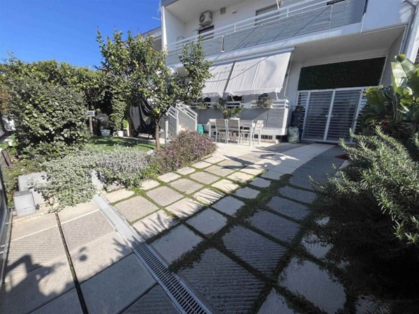 casa indipendente in vendita a Bari in zona Loseto