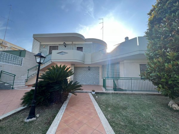 casa indipendente in vendita a Bari in zona Palese/Macchie