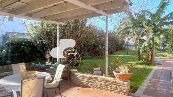 casa indipendente in vendita a Bari in zona Parco Adria