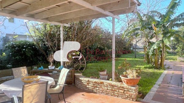 casa indipendente in vendita a Bari in zona Parco Adria
