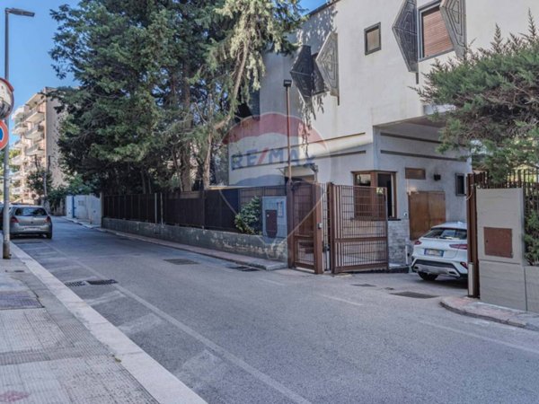 casa indipendente in vendita a Bari in zona San Pasquale