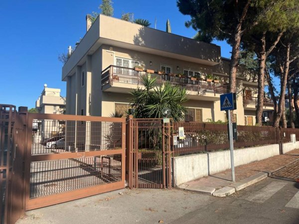 casa indipendente in vendita a Bari in zona Mungivacca