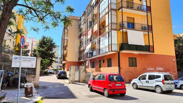 locale commerciale in vendita a Bari