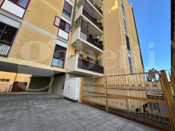 negozio in vendita a Bari in zona San Paolo