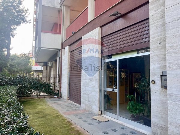 locale commerciale in vendita a Bari in zona Poggiofranco